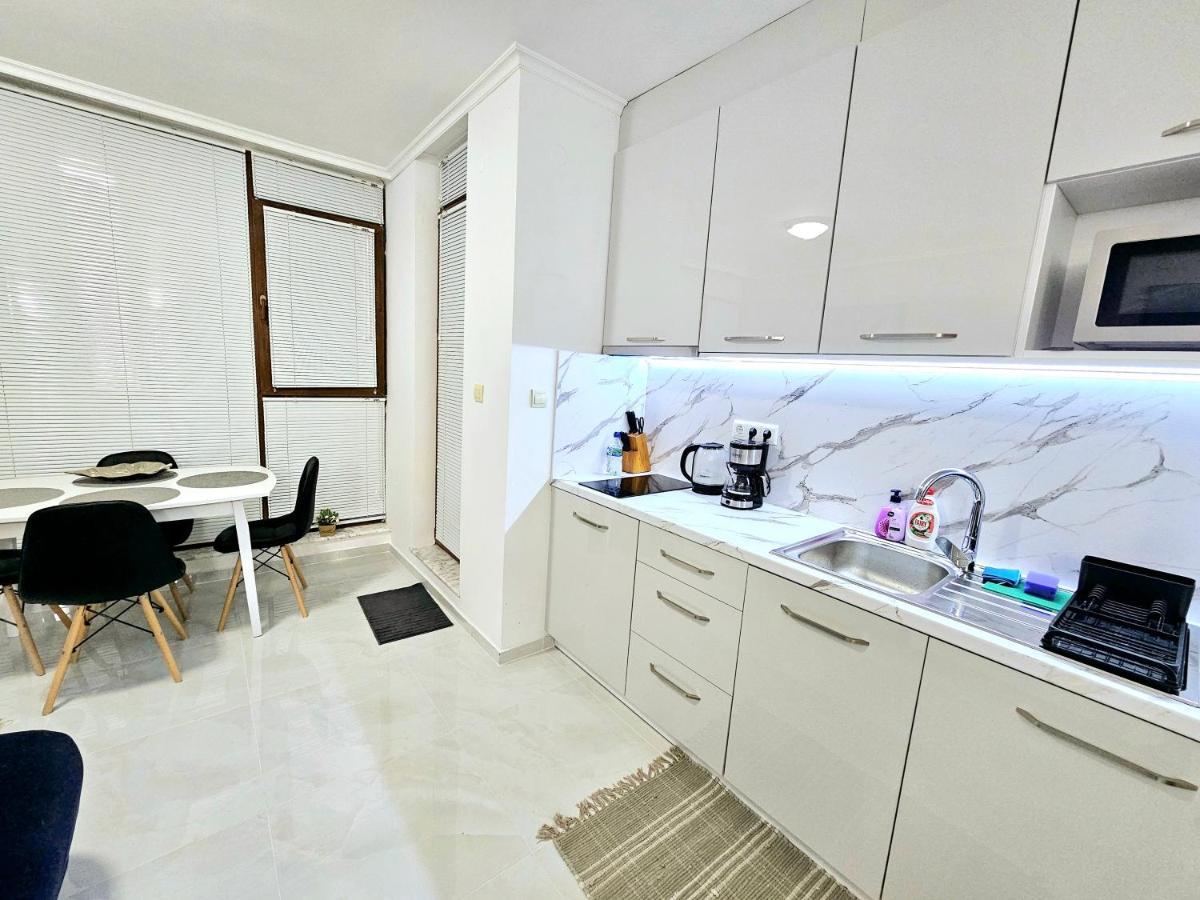 Studio Apartment With Balcony 300M From Beach Sunny Beach Esterno foto