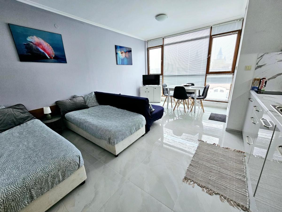 Studio Apartment With Balcony 300M From Beach Sunny Beach Esterno foto